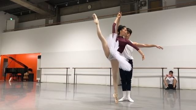 アーキタンツが協力させていただいている「Bright Step 2018」公演があと8日後に迫っております!.海外で活躍されている若手日本人ダンサーの作り上げる素晴らしい舞台 皆さまぜひ会場へ足を運んでください️.お忙しい中、Bright Stepの皆様からコメントを頂きました!!リハーサルの様子も一緒にご覧ください.【日時】2018年7月30日(月)開場 18:00開演 19:00※上演時間 約2時間 .【場所】メルパルクホール東京.@bright.step.project #brightstep #ballet #dancer #balletdancers #architanz #dance #reharsal #ブライトステップ #リハーサル #バレエダンサー #アーキタンツ #バレエ #tokyo #